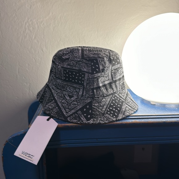 WeSC Bucket - Picture 2 of 4